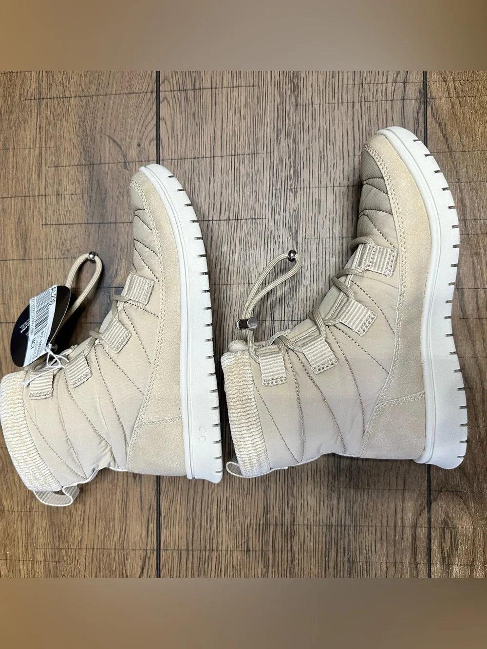 NWT Ryka Women's “Sienna Water Repellent” Bootie Size 5.5